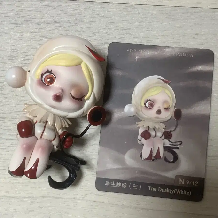 SKULLPANDA The Duality (White) Image