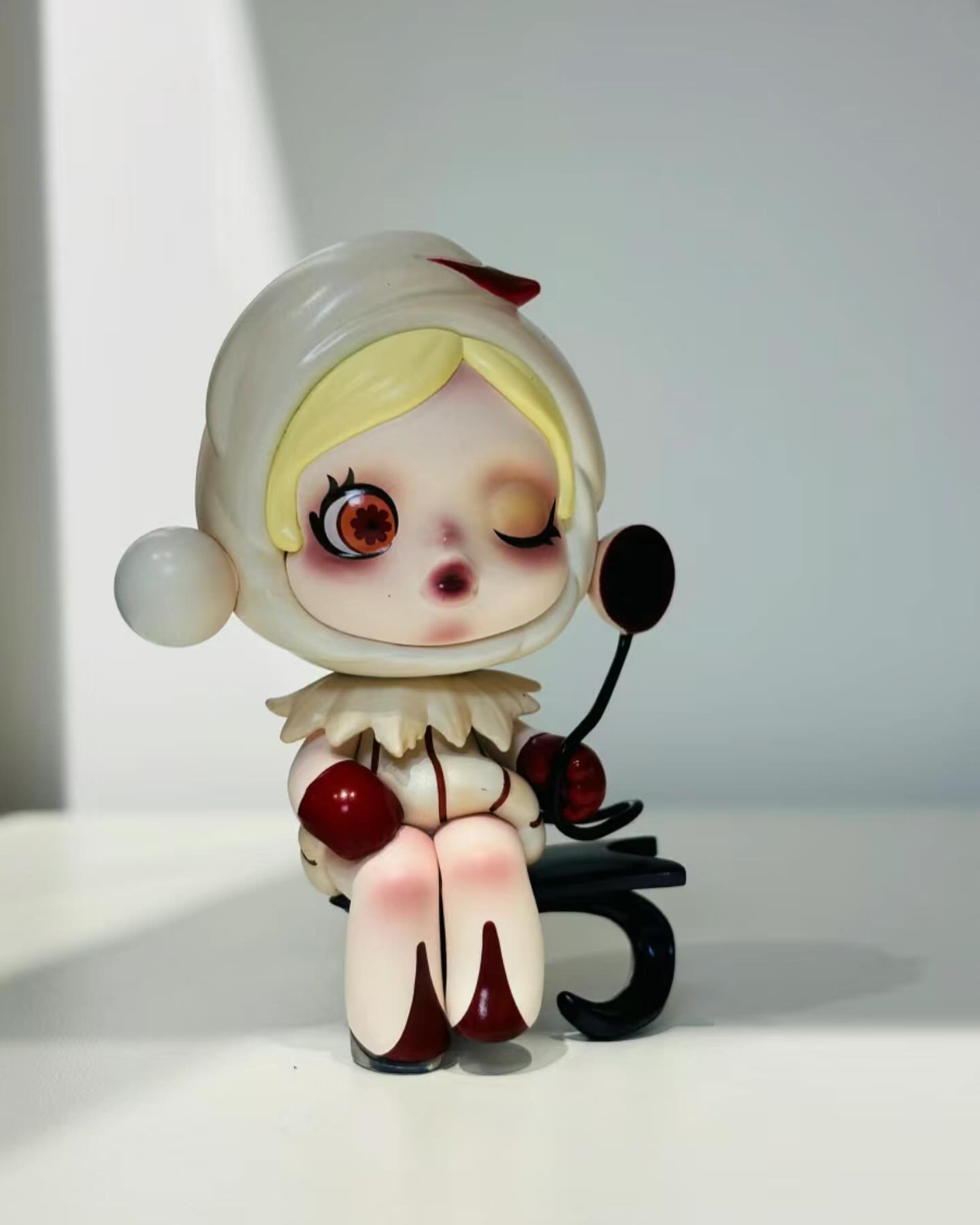 SKULLPANDA The Duality (White) Image